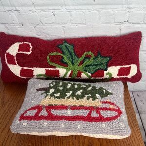 PEKING HANDICRAFT Hooked wool candy cane/holly & Sleigh/tree pillows set of 2